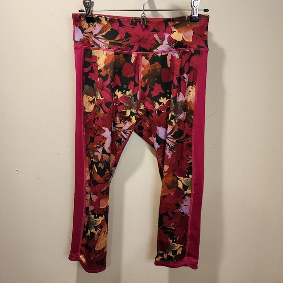 Teck Gear Floral Multiperformence work out capri leggings size M - Picture 1 of 11